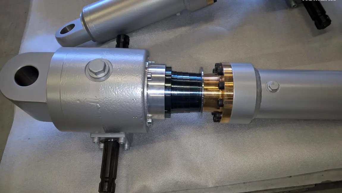 Kumera Anode Jacks. Smelters worldwide are served by Kumera Anode Jacking Systems securing high efficient pot operations. Since 1952 Kumera (Norgear) has been supplying Anode Jacking Systems for most used reduction technologies of aluminium production.