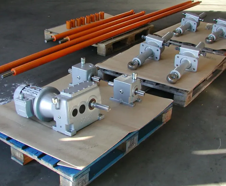 Kumera Anode Jacks. Smelters worldwide are served by Kumera Anode Jacking Systems securing high efficient pot operations. Since 1952 Kumera (Norgear) has been supplying Anode Jacking Systems for most used reduction technologies of aluminium production.