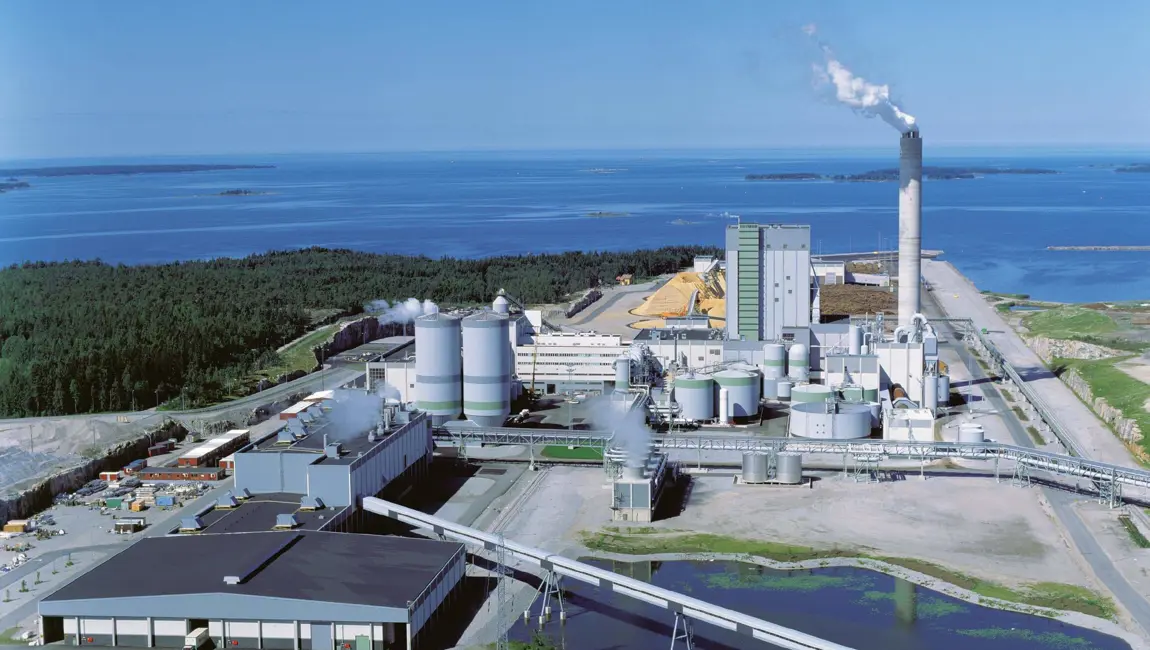 Kumera Drives for Pulp & Paper and Wood Yards. Kumera offers the world class solutions for all wood, pulp and paper processing industry applications. Starting from small conveyor drives to the largest high power chippers and customized integrated roll drives.