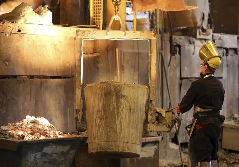 The foundry is producing mainly various steel and nodular iron castings.