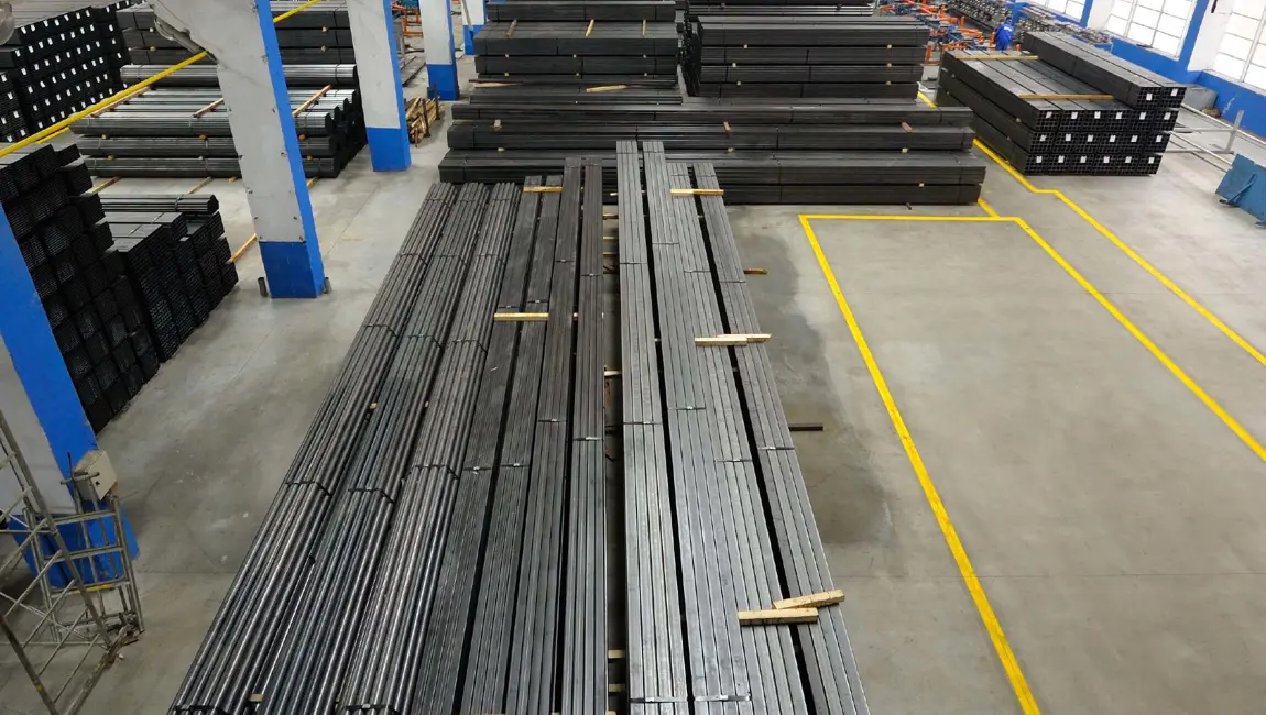 Kumera Drives for Metal Industries. Kumera Pinion stand gear units: Coiler gear units, Scissor drives, Leveler gear units, Draw bench drives, Sendzimir gear units.